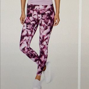 Lululemon Wunder Under Hi-Rise Tight size 6